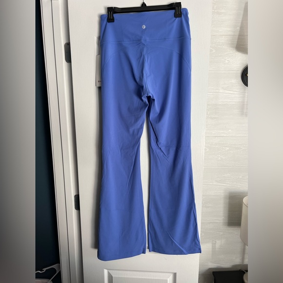 Lululemon Groove Super-High-Rise Flared Pant Nulu
Wild Indigo - Picture 3 of 3